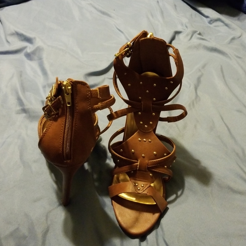 Shoe